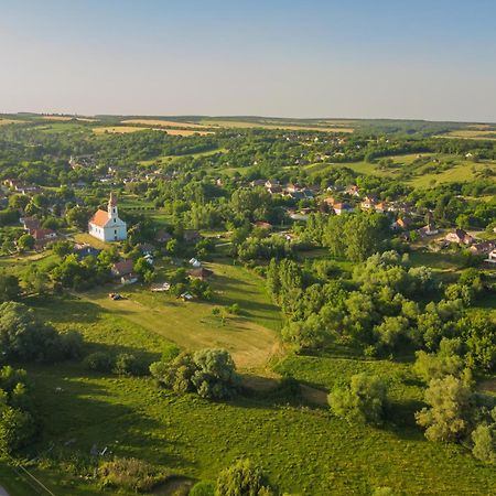 Szellos Ret Camping Balvanyos Exterior foto