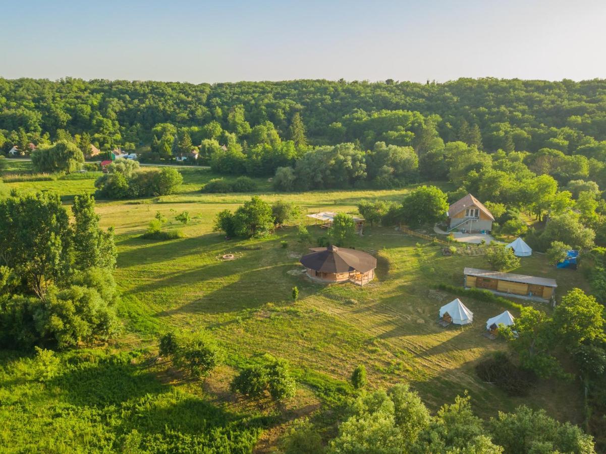 Szellos Ret Camping Balvanyos Exterior foto